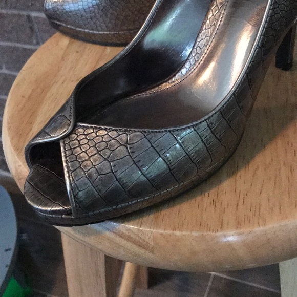 Shoes - Picture 3 of 3